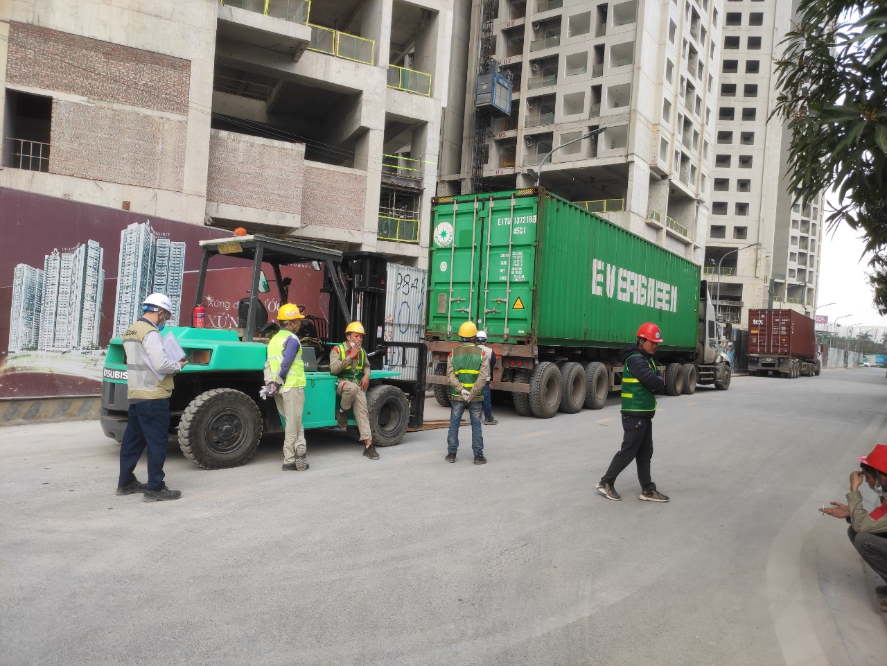 Dịch vụ thuê xe nâng dầu, xe nâng điện tại Hải Phòng